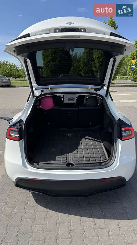 Внедорожник / Кроссовер Tesla Model Y 2021 в Львове