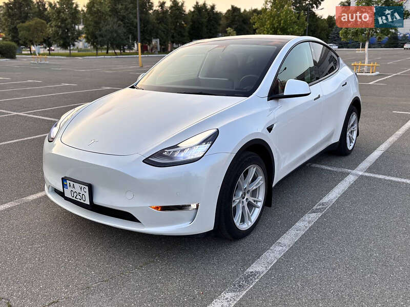 Tesla Model Y 2021