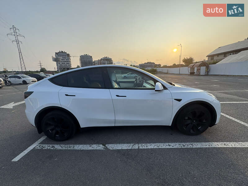 Внедорожник / Кроссовер Tesla Model Y 2022 в Ужгороде фото 2 Внедорожник / Кроссовер Tesla Model Y 2022 в Ужгороде