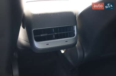 Внедорожник / Кроссовер Tesla Model Y 2021 в 