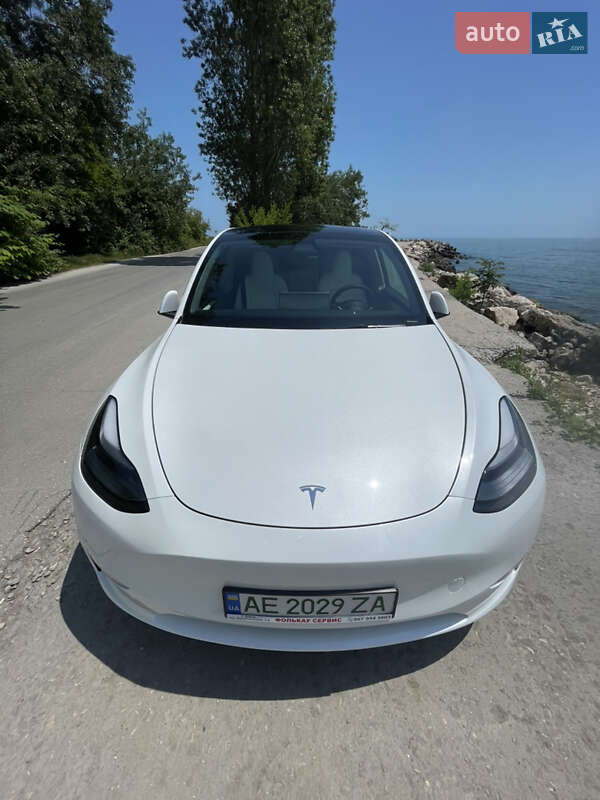 Позашляховик / Кросовер Tesla Model Y 2023 в Дніпрі