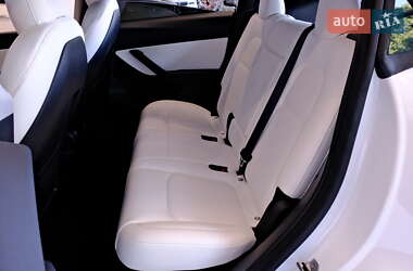 Внедорожник / Кроссовер Tesla Model Y 2022 в 