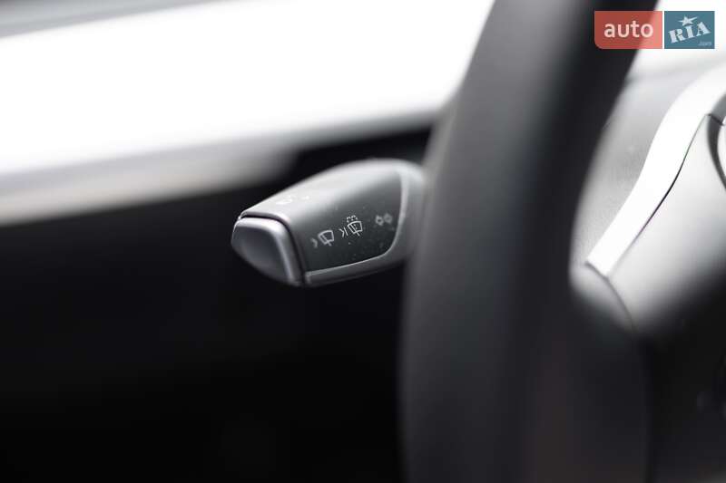 Внедорожник / Кроссовер Tesla Model Y 2024 в Львове