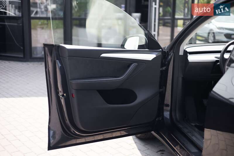 Внедорожник / Кроссовер Tesla Model Y 2024 в Львове