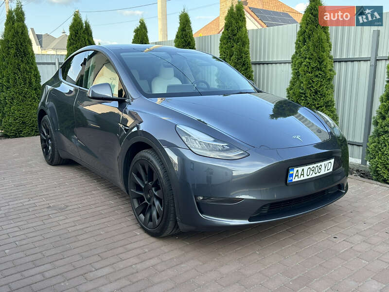 Внедорожник / Кроссовер Tesla Model Y 2023 в Киеве