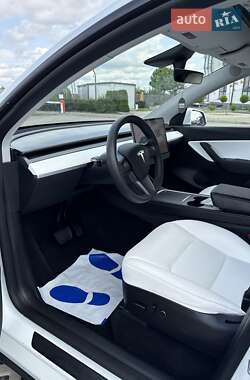 Внедорожник / Кроссовер Tesla Model Y 2021 в 