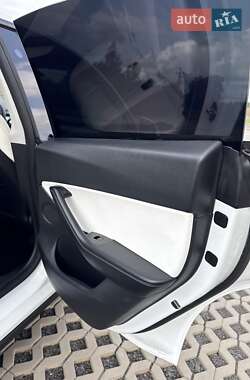 Внедорожник / Кроссовер Tesla Model Y 2021 в 