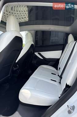 Внедорожник / Кроссовер Tesla Model Y 2021 в 