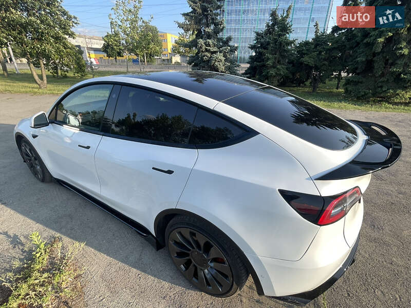 Внедорожник / Кроссовер Tesla Model Y 2021 в Днепре