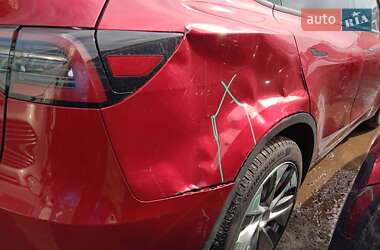 Внедорожник / Кроссовер Tesla Model Y 2024 в 