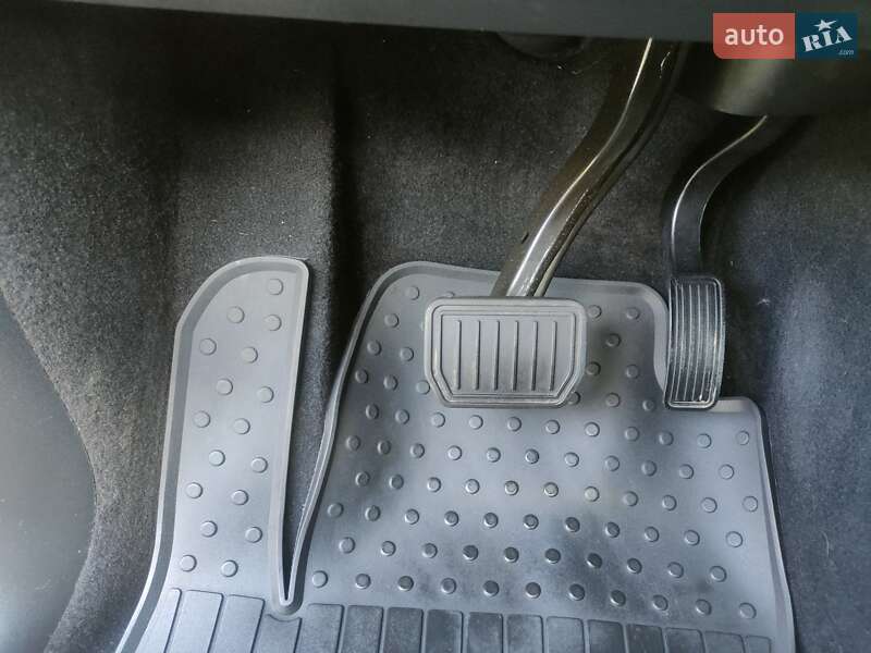 Внедорожник / Кроссовер Tesla Model Y 2023 в Киеве фото 37 Внедорожник / Кроссовер Tesla Model Y 2023 в Киеве