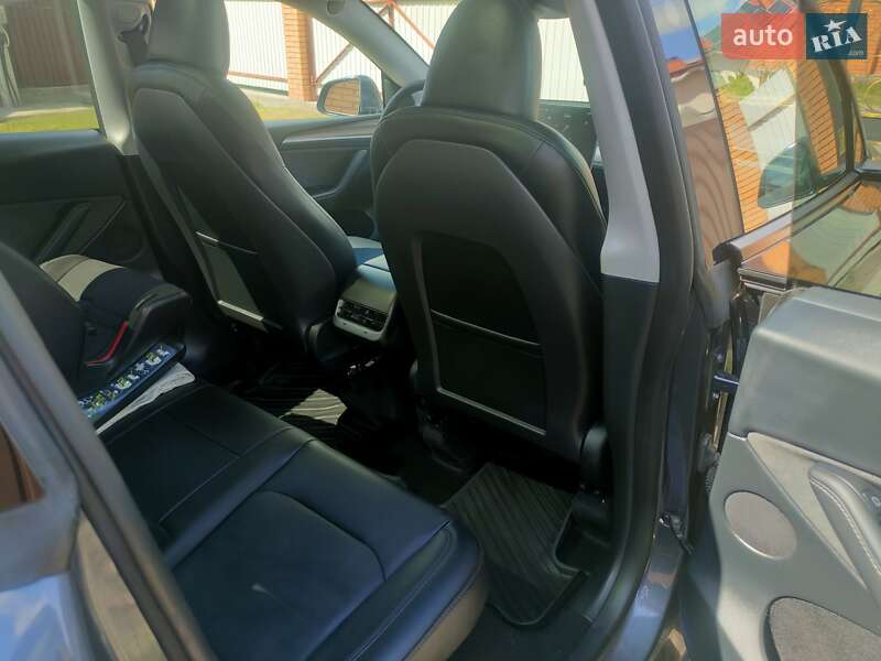 Внедорожник / Кроссовер Tesla Model Y 2023 в Киеве