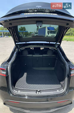 Внедорожник / Кроссовер Tesla Model Y 2022 в 