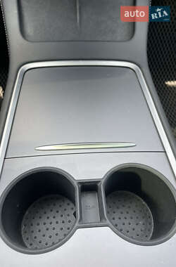 Внедорожник / Кроссовер Tesla Model Y 2022 в 