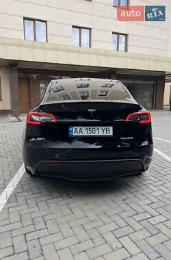 Внедорожник / Кроссовер Tesla Model Y 2021 в 