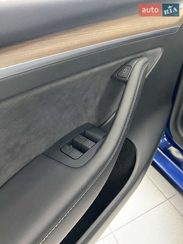 Внедорожник / Кроссовер Tesla Model Y 2024 в Киеве фото 10 Внедорожник / Кроссовер Tesla Model Y 2024 в Киеве