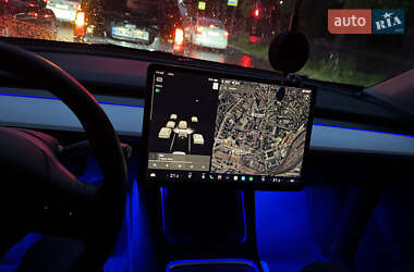 Внедорожник / Кроссовер Tesla Model Y 2021 в 