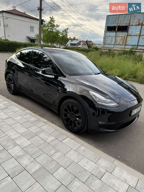 Tesla Model Y 2021