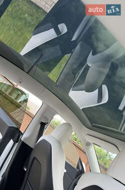 Внедорожник / Кроссовер Tesla Model Y 2022 в 