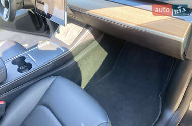Внедорожник / Кроссовер Tesla Model Y 2024 в 