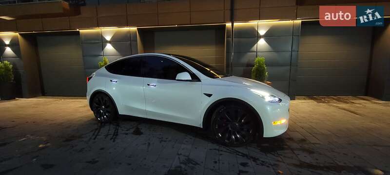 Внедорожник / Кроссовер Tesla Model Y 2021 в 