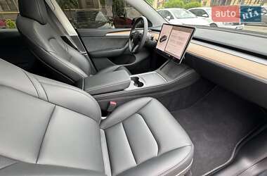 Внедорожник / Кроссовер Tesla Model Y 2024 в 