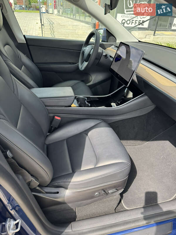 Позашляховик / Кросовер Tesla Model Y 2021 в Луцьку