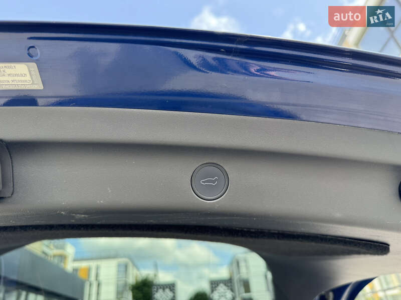 Позашляховик / Кросовер Tesla Model Y 2021 в Луцьку