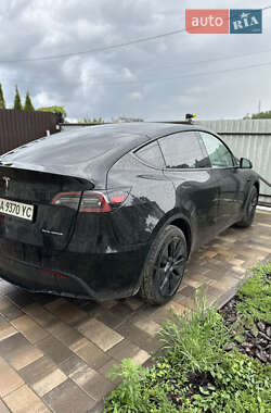 Позашляховик / Кросовер Tesla Model Y 2024 в 