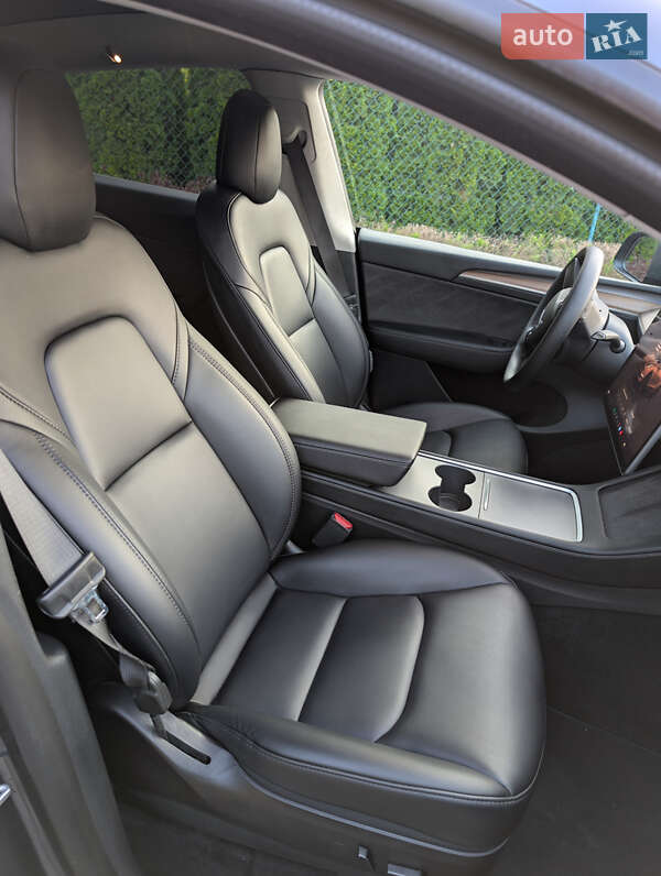 Внедорожник / Кроссовер Tesla Model Y 2023 в Львове