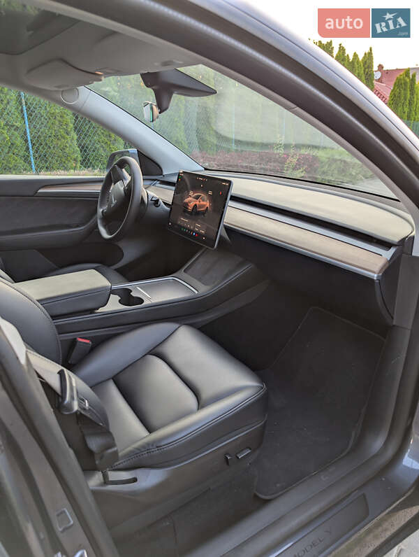 Внедорожник / Кроссовер Tesla Model Y 2023 в Львове