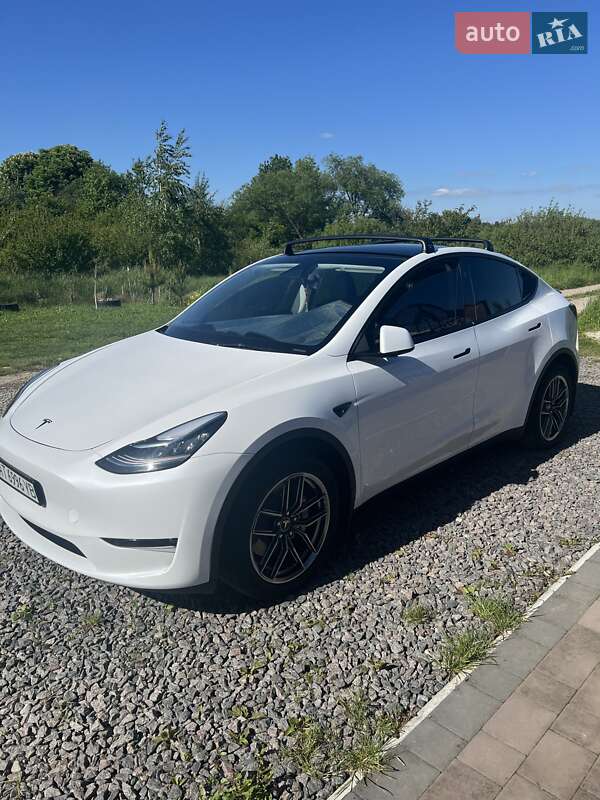 Внедорожник / Кроссовер Tesla Model Y 2023 в Ивано-Франковске