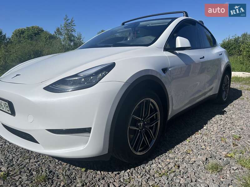 Внедорожник / Кроссовер Tesla Model Y 2023 в Ивано-Франковске