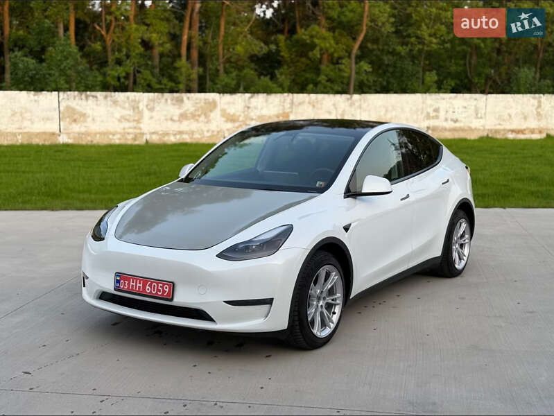 Tesla Model Y 2023