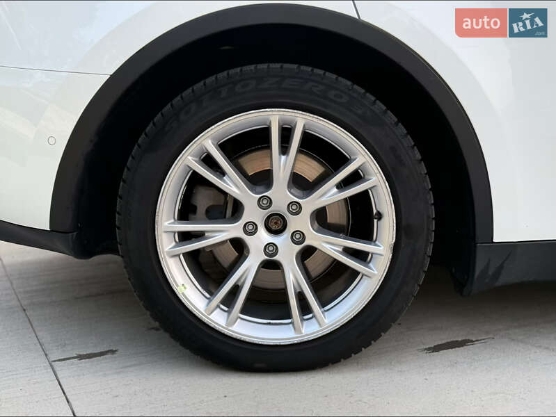 Внедорожник / Кроссовер Tesla Model Y 2023 в Луцке