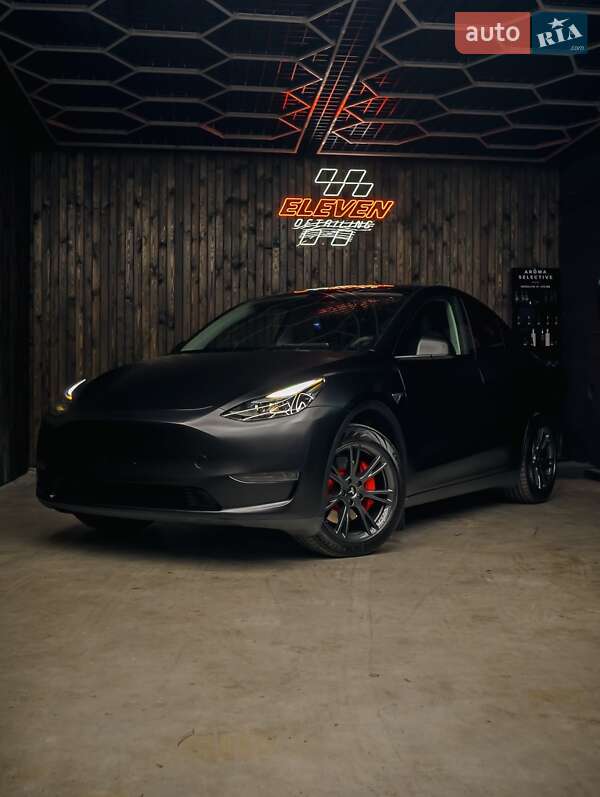 Позашляховик / Кросовер Tesla Model Y 2023 в Києві