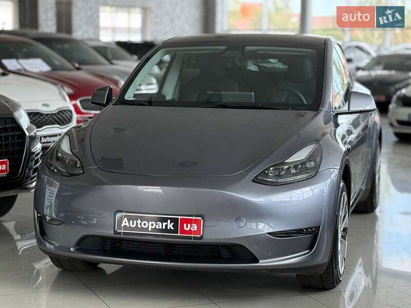 Tesla Model Y 2023
