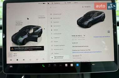 Позашляховик / Кросовер Tesla Model Y 2024 в 