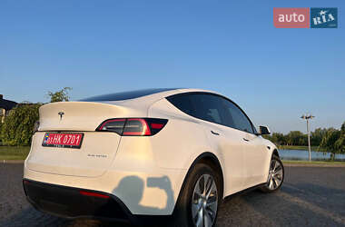 Внедорожник / Кроссовер Tesla Model Y 2021 в 