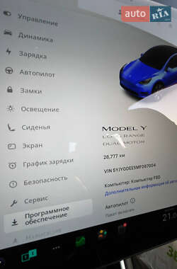 Внедорожник / Кроссовер Tesla Model Y 2021 в 