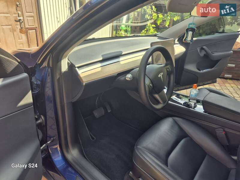 Внедорожник / Кроссовер Tesla Model Y 2021 в Луцке