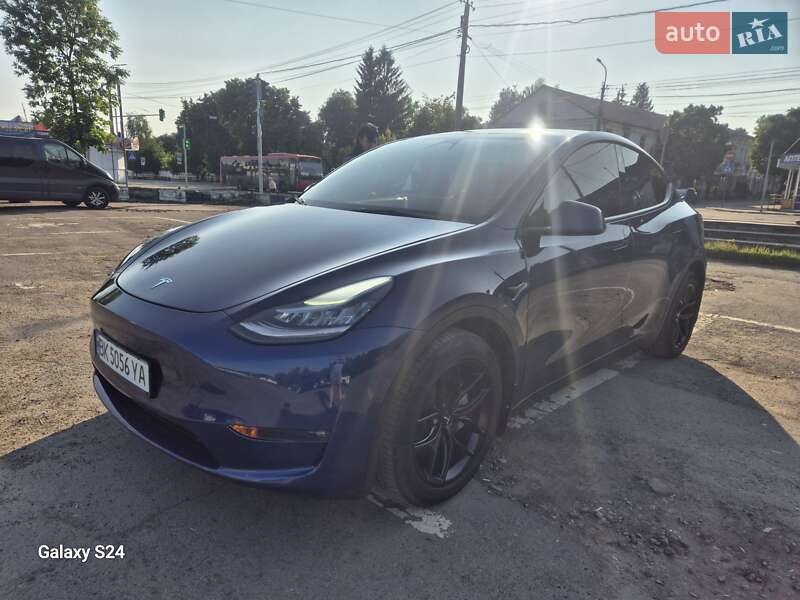 Внедорожник / Кроссовер Tesla Model Y 2021 в Луцке