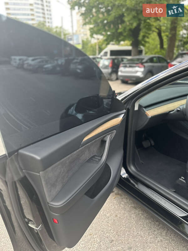 Внедорожник / Кроссовер Tesla Model Y 2024 в Львове
