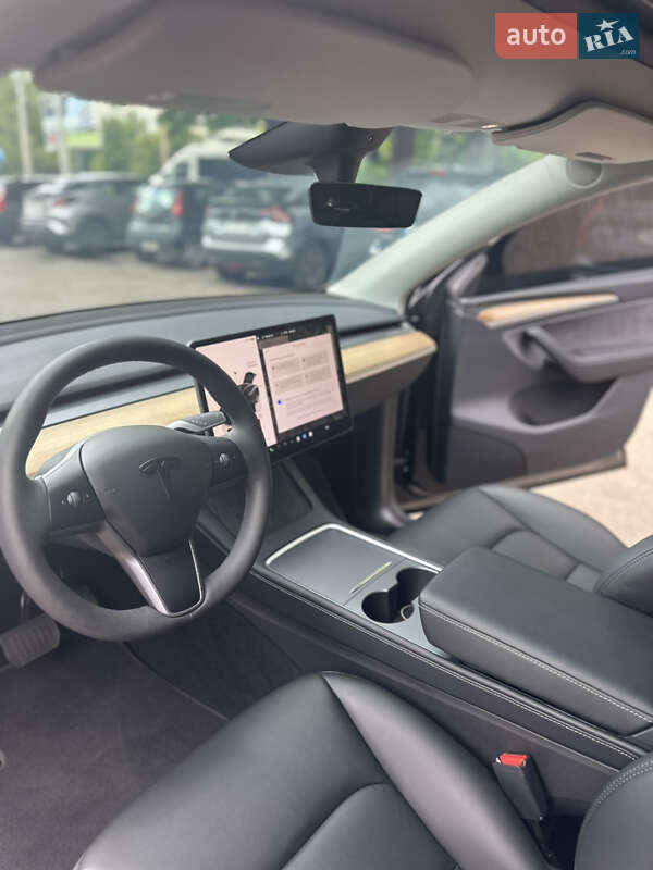 Внедорожник / Кроссовер Tesla Model Y 2024 в Львове