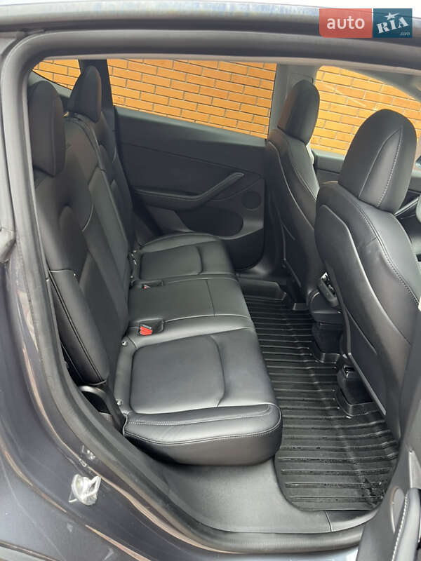 Внедорожник / Кроссовер Tesla Model Y 2020 в Киеве