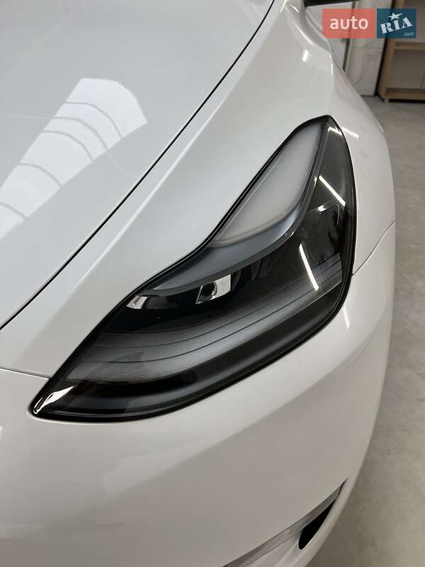 Внедорожник / Кроссовер Tesla Model Y 2024 в Могилев-Подольске