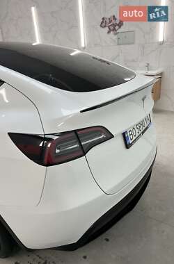 Внедорожник / Кроссовер Tesla Model Y 2024 в 