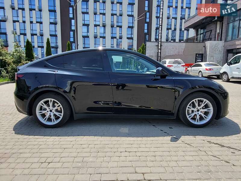 Позашляховик / Кросовер Tesla Model Y 2020 в Івано-Франківську