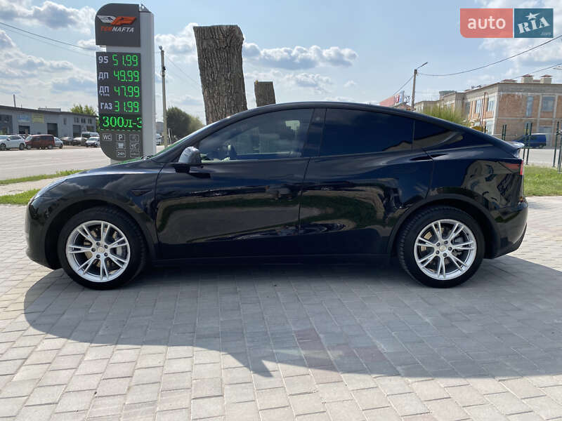 Tesla Model Y 2021