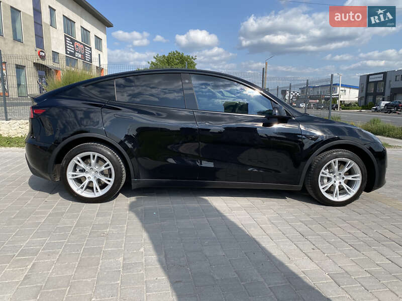 Tesla Model Y 2021